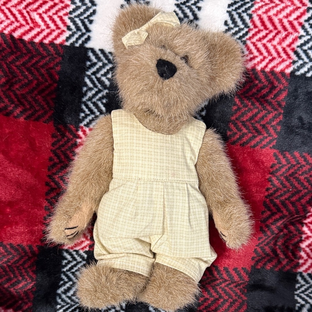 "Becca" from the Boyds Bears and Friends collection 8”